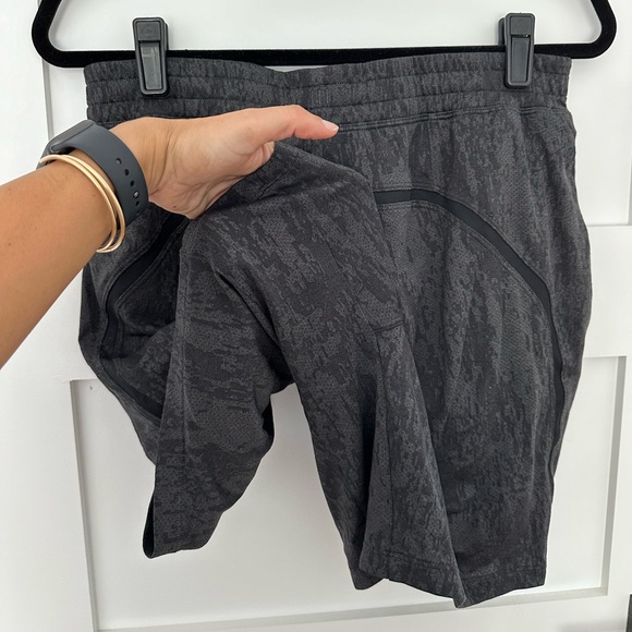 Lululemon Men’s Pace Breaker Lined 7” Shorts - Picture 5 of 11